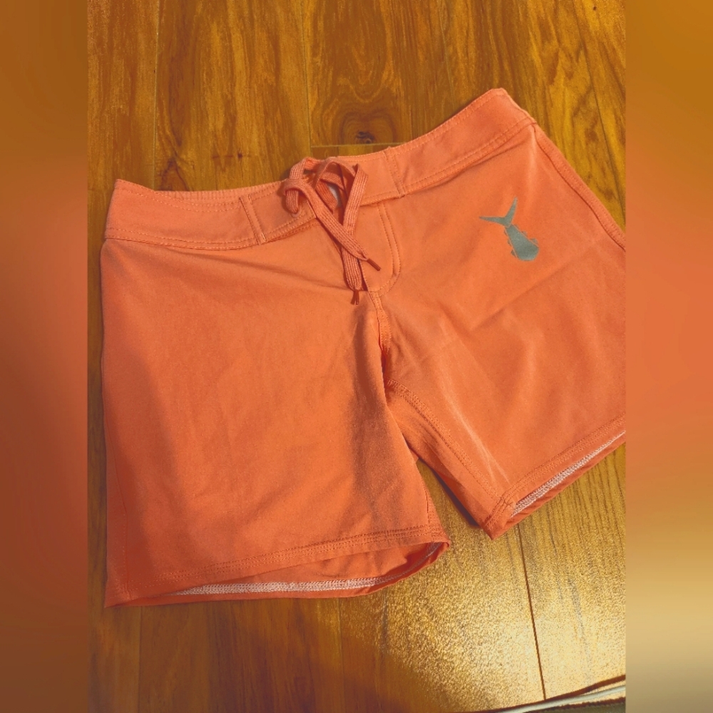 Tunaskin Shorts Size 5 salmon color pinkish like new